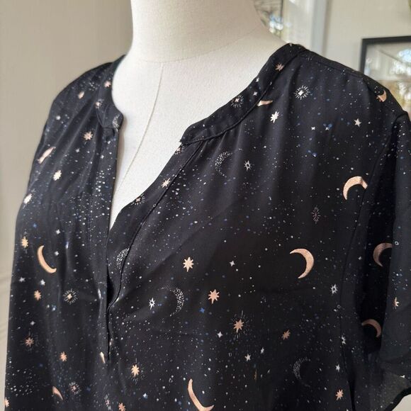Torrid Georgette Hi-Low Short Sleeve Blouse Celestial Moon Stars $40 3 3X - Picture 4 of 9